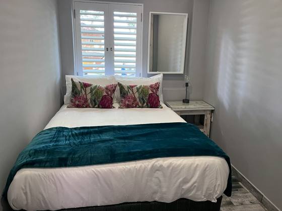 Second bedroom with a double bed
